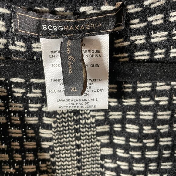 BCBG Long Sweater Vest with fringe size xl - Picture 3 of 3